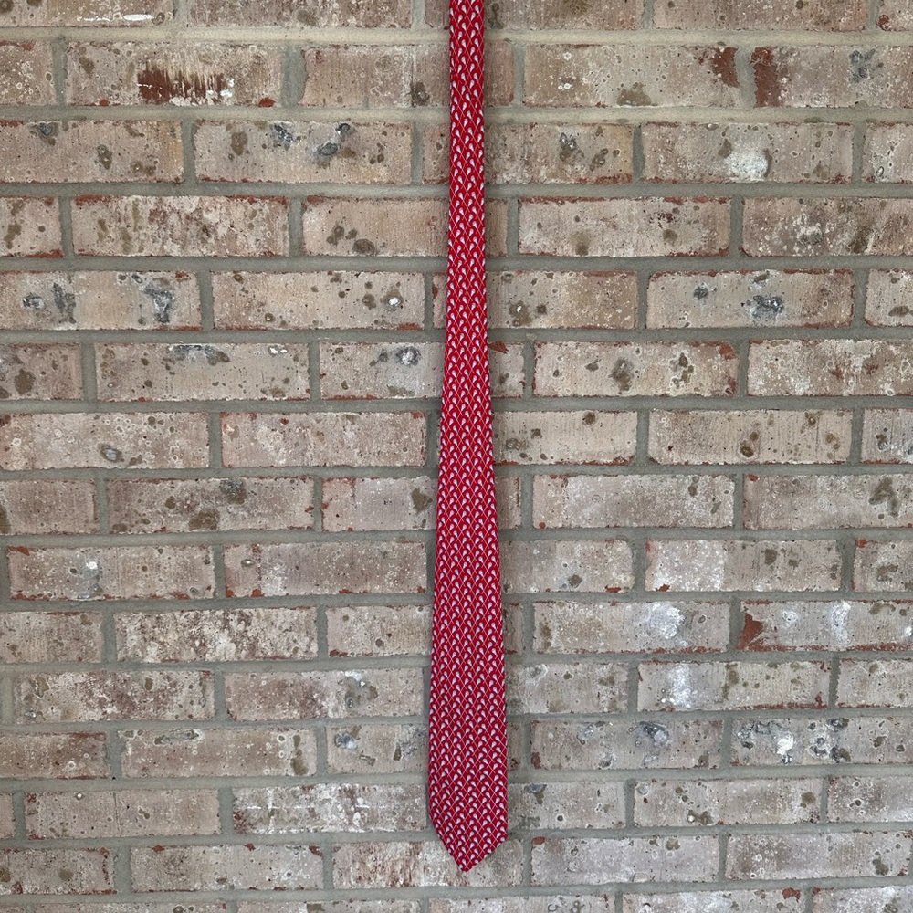 Vineyard Vines Red Silk Tie with White Lacrosse Motif - Picture 7 of 7
